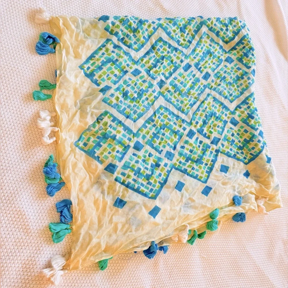 VERA BRADLEY 80” Cream Blue & Green Wrap Scarf w Tassels Swim Cover Sarong Skirt
